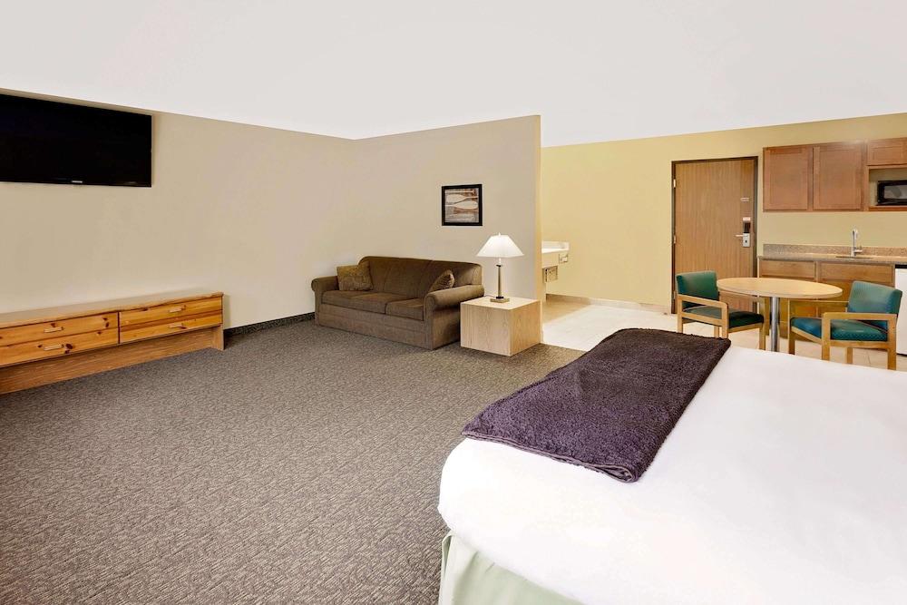 Days Inn By Wyndham Cadillac Extérieur photo