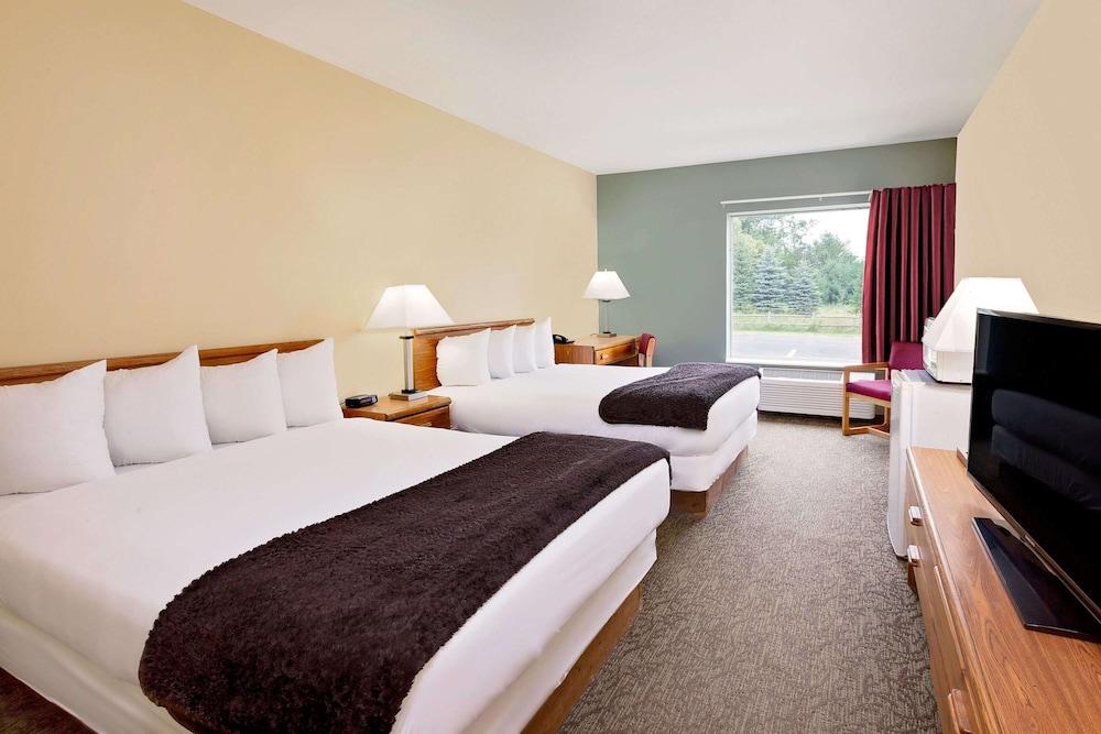 Days Inn By Wyndham Cadillac Extérieur photo