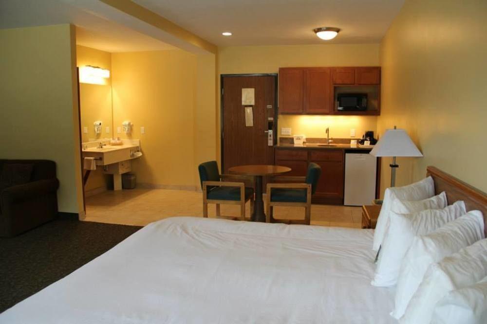 Days Inn By Wyndham Cadillac Extérieur photo