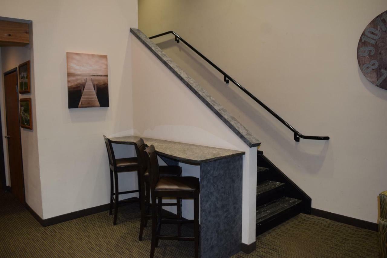 Days Inn By Wyndham Cadillac Extérieur photo