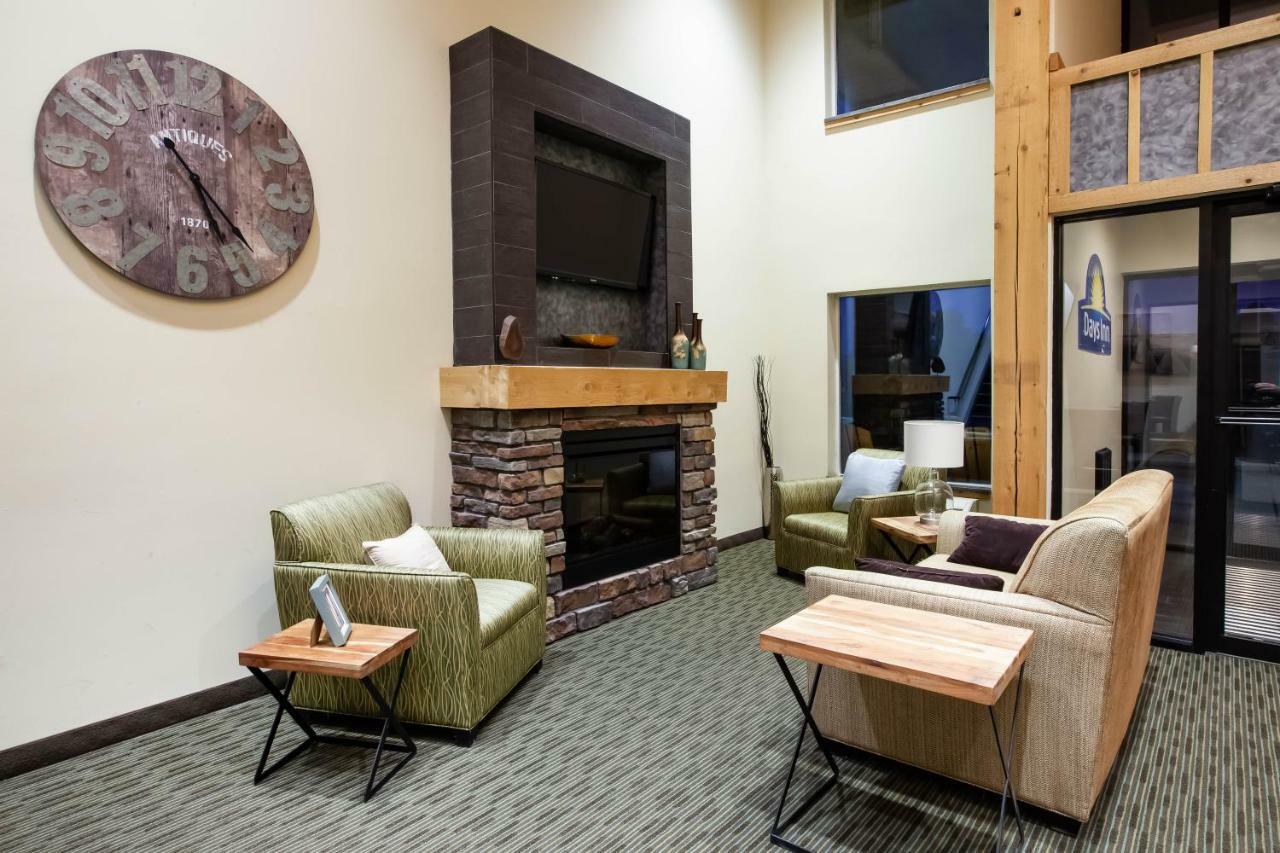 Days Inn By Wyndham Cadillac Extérieur photo