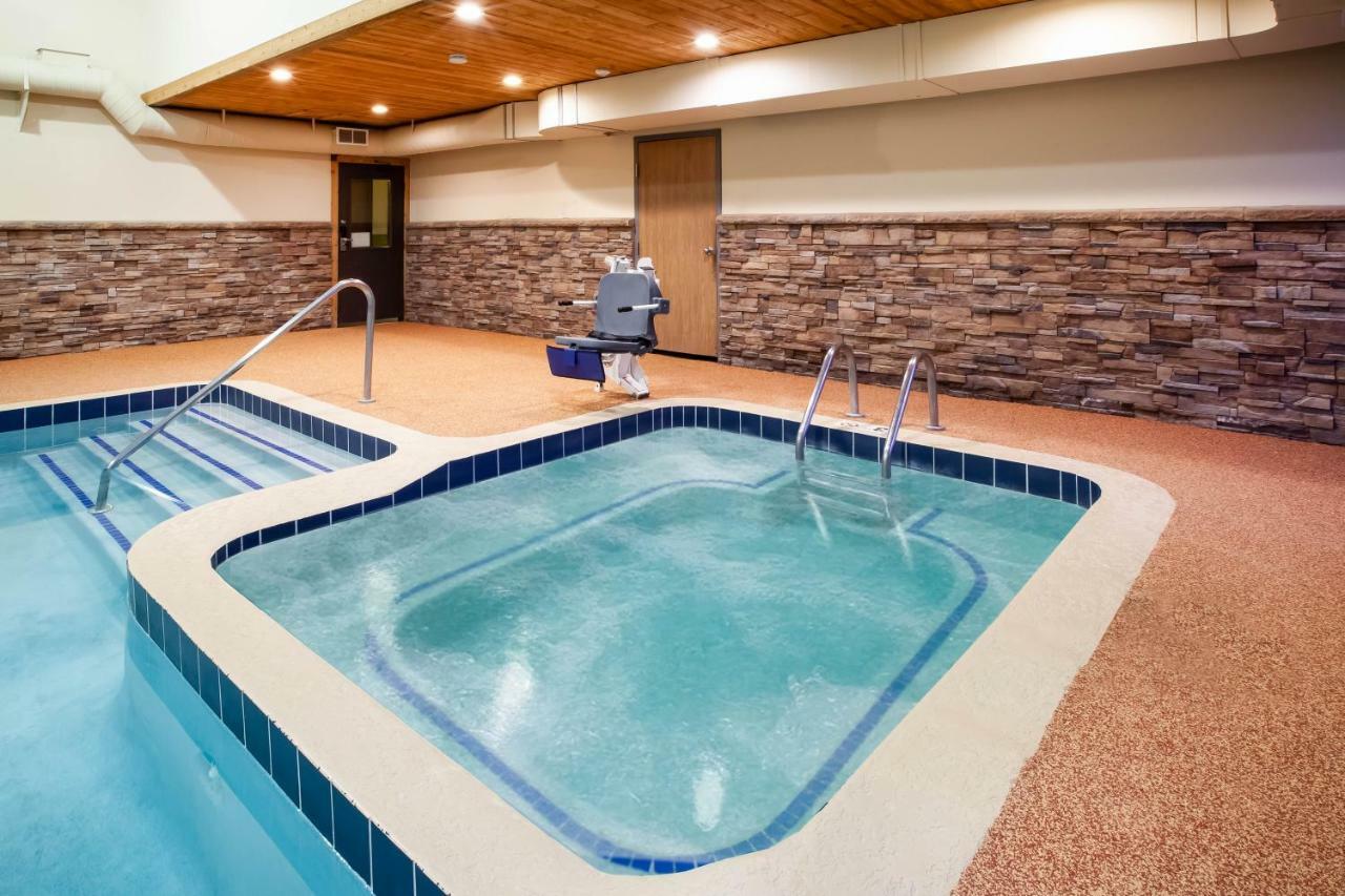 Days Inn By Wyndham Cadillac Extérieur photo